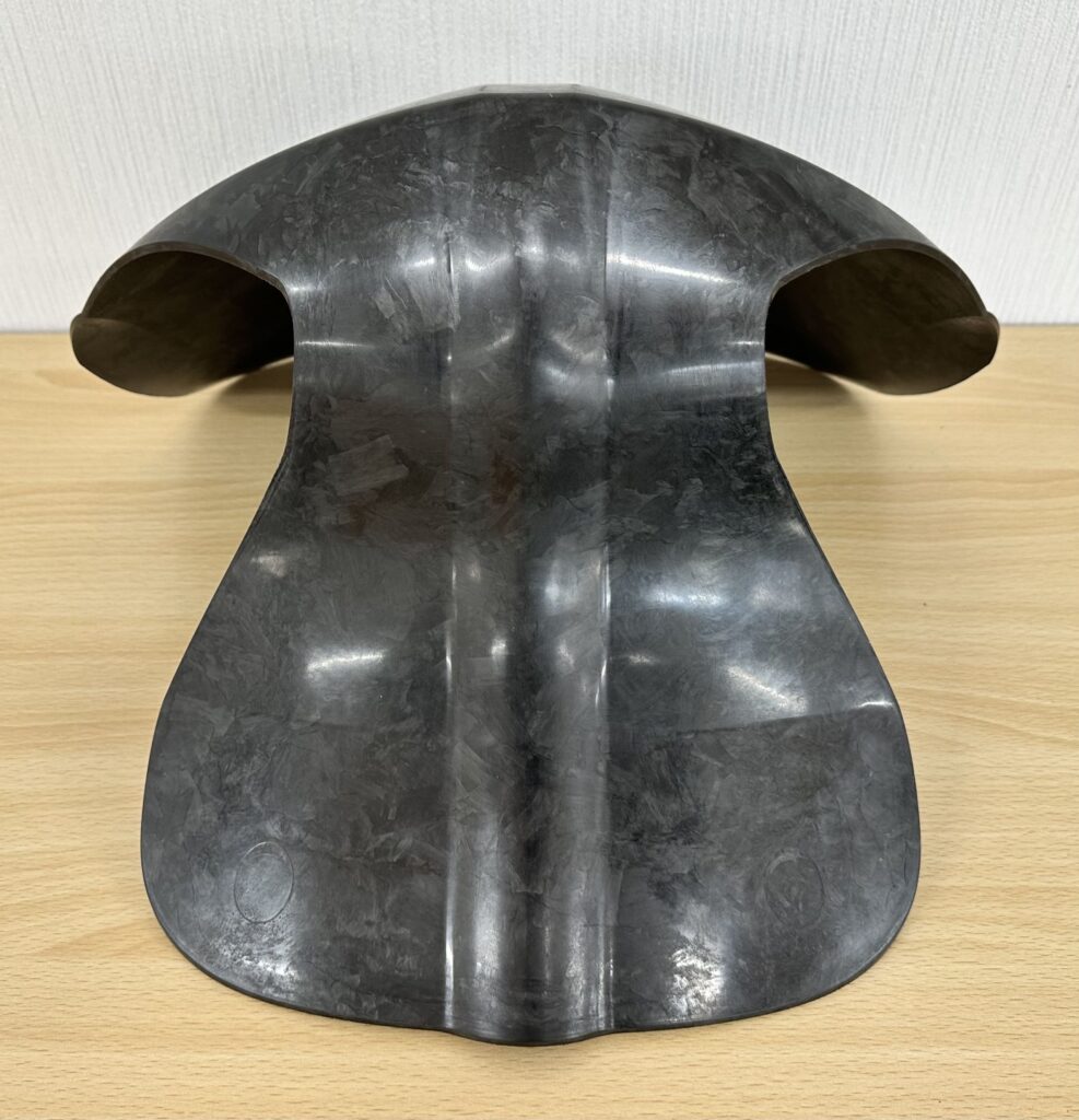 座椅子（深絞り形状）